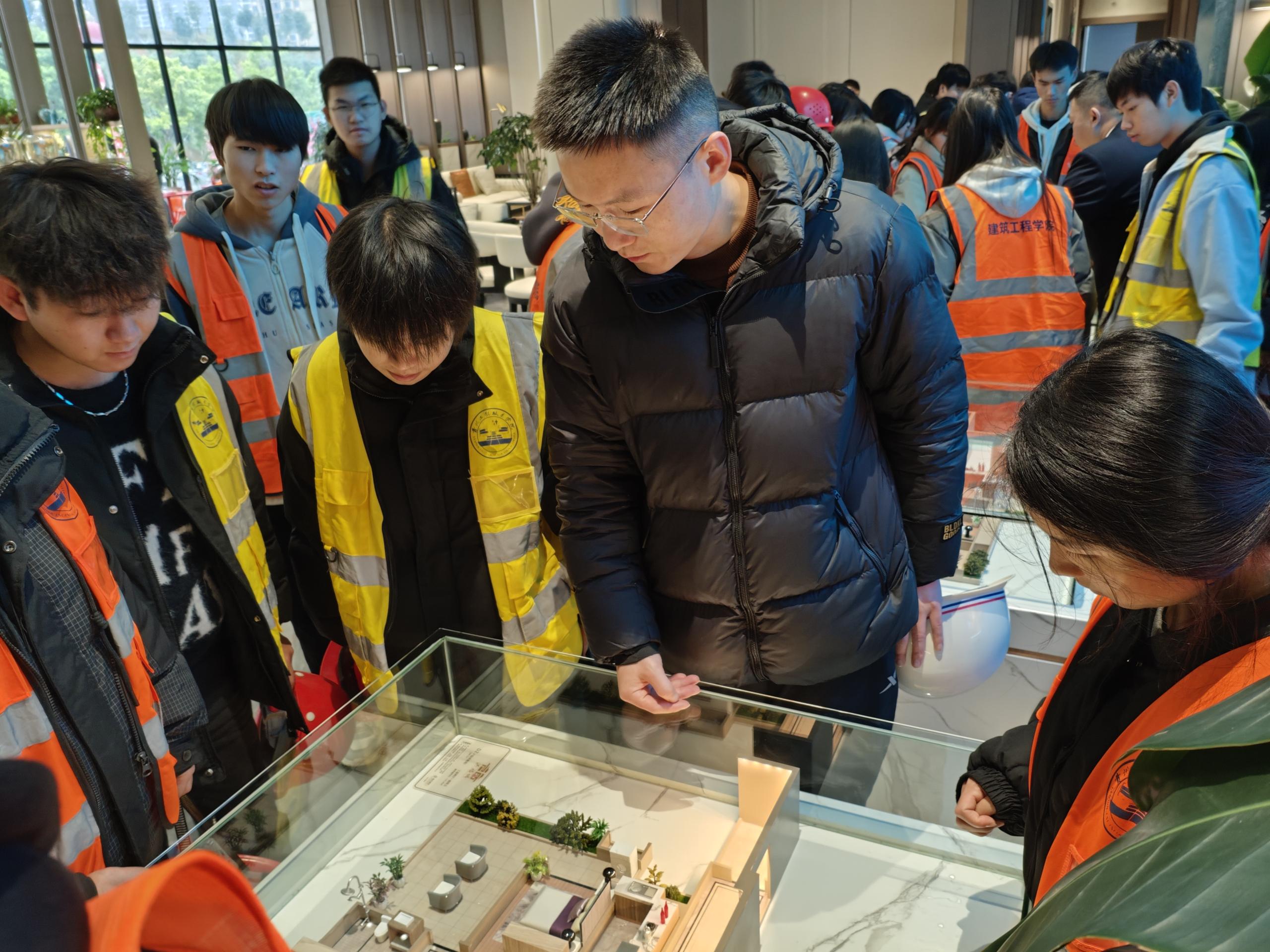 建筑工程学院 开展24级新生专业认识实习(图3)